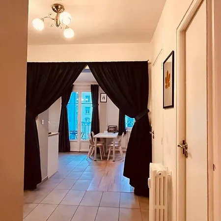 Apartment Traversant Elegant - Parking Prive
